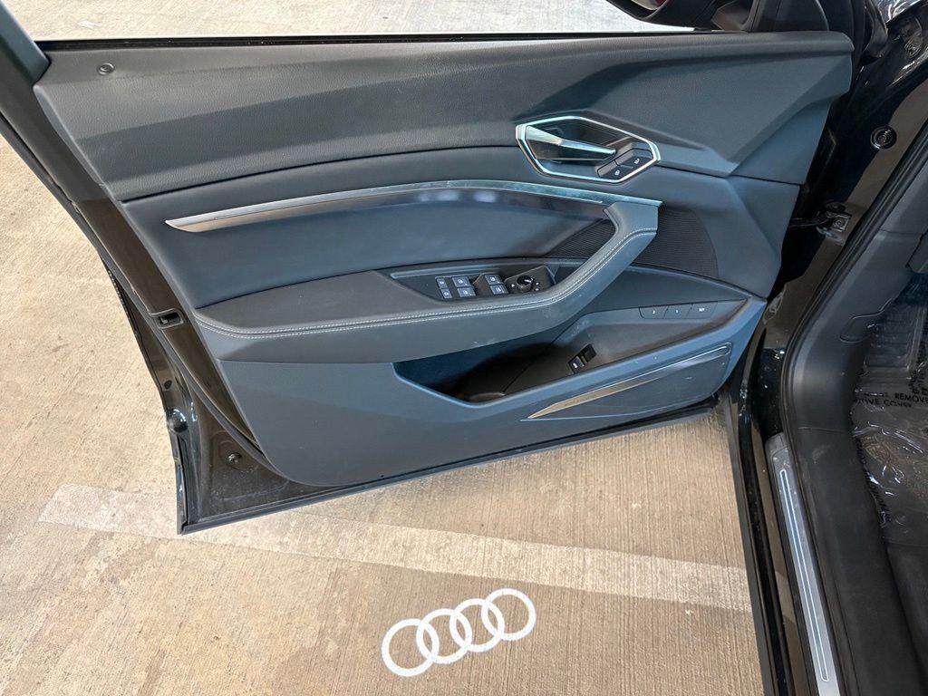 صورة مصغرة 19 لـ 2024 AUDI Q8 E-TRON PREMIUM PLUS
