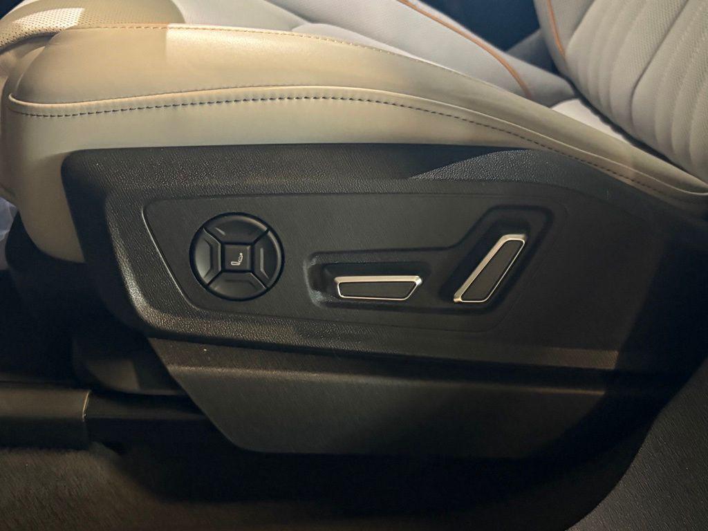صورة مصغرة 23 لـ 2024 AUDI Q8 E-TRON PRESTIGE
