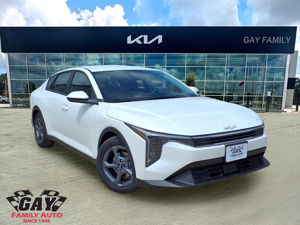 New 2026 Kia K4 LXS