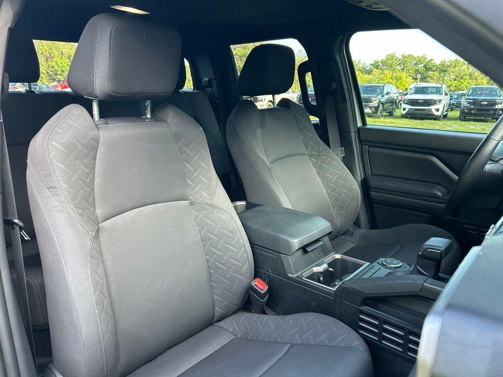 صورة مصغرة 41 لـ 2025 Toyota TACOMA SR5