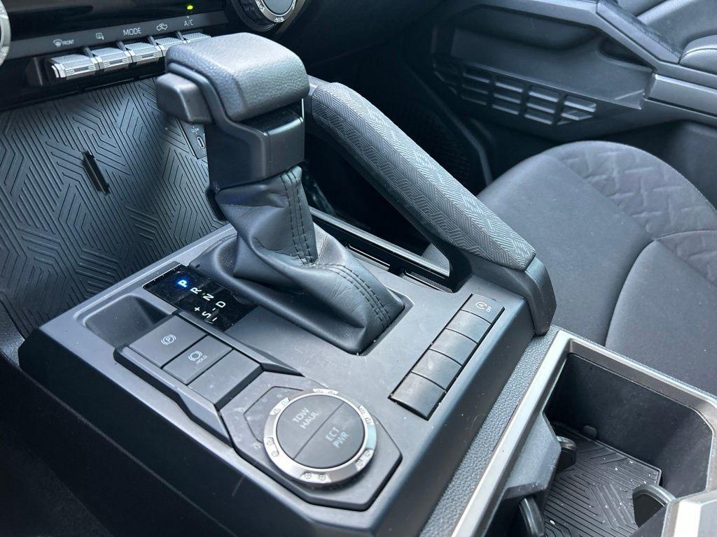 صورة مصغرة 34 لـ 2025 Toyota TACOMA SR5