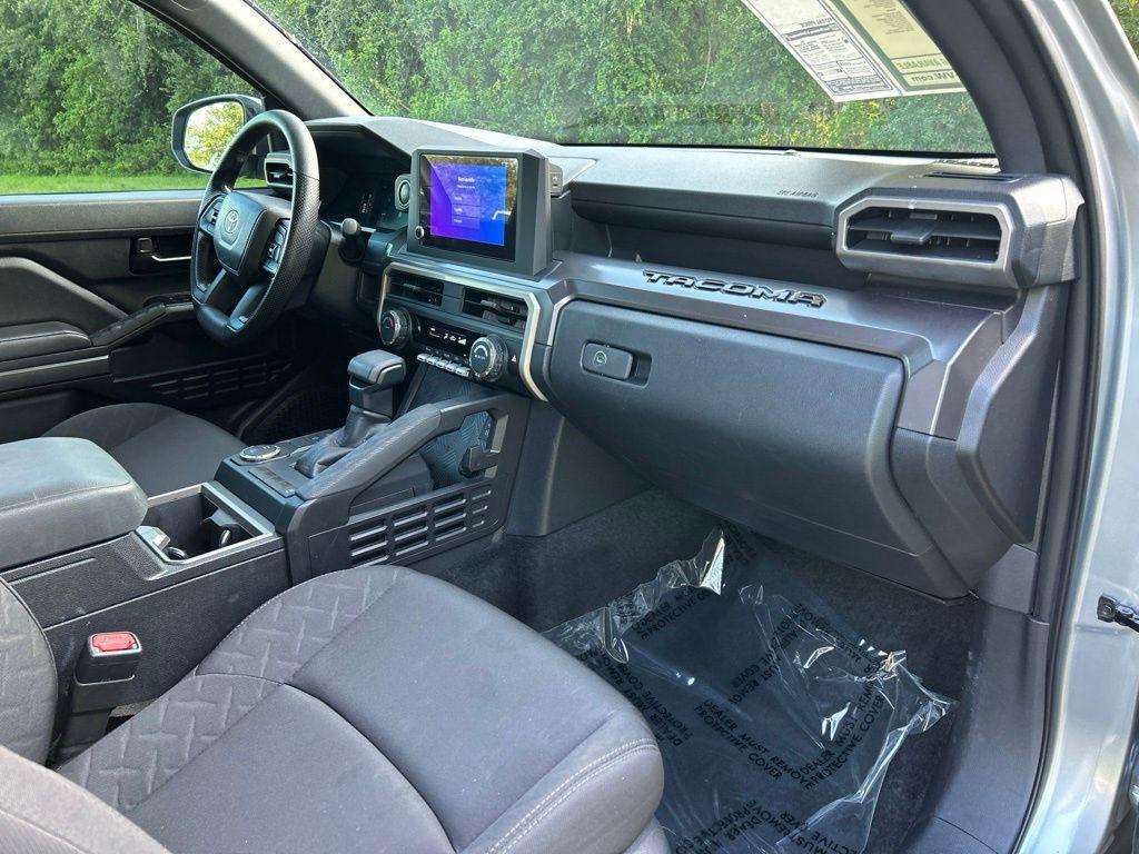 صورة مصغرة 40 لـ 2025 Toyota TACOMA SR5