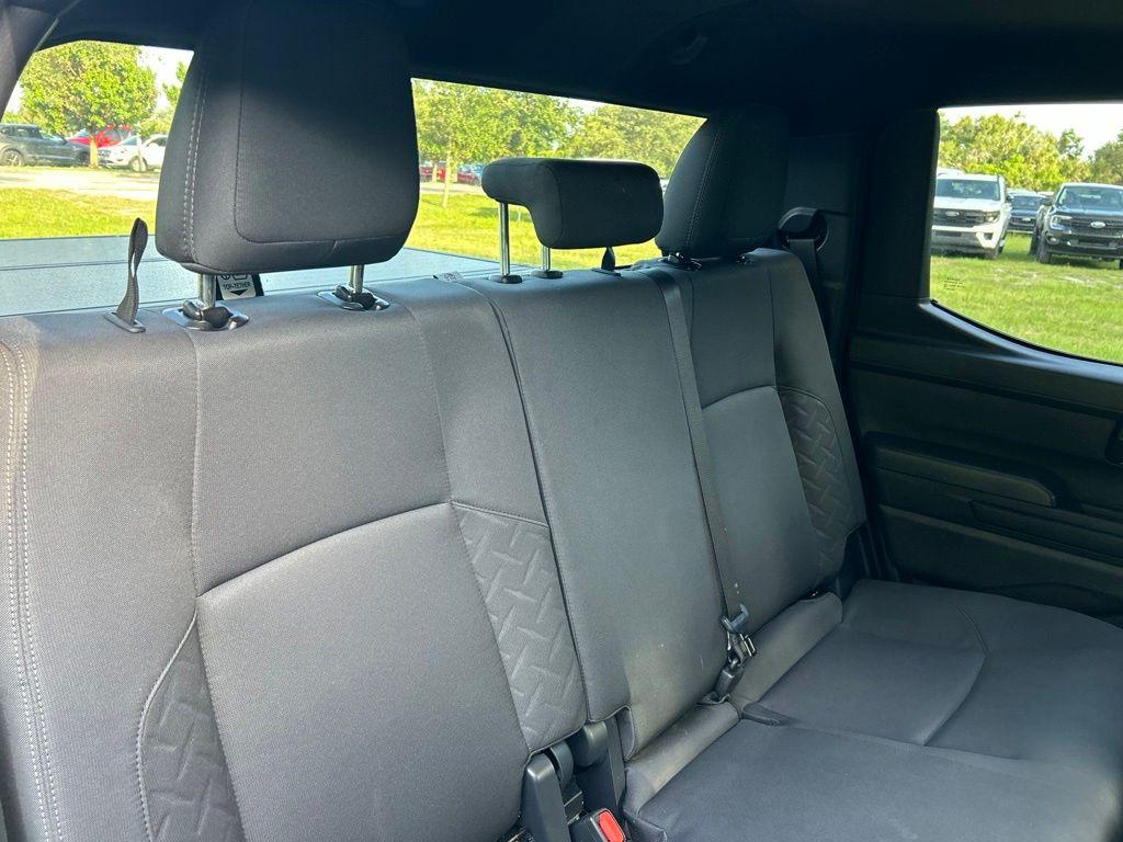 صورة مصغرة 45 لـ 2025 Toyota TACOMA SR5