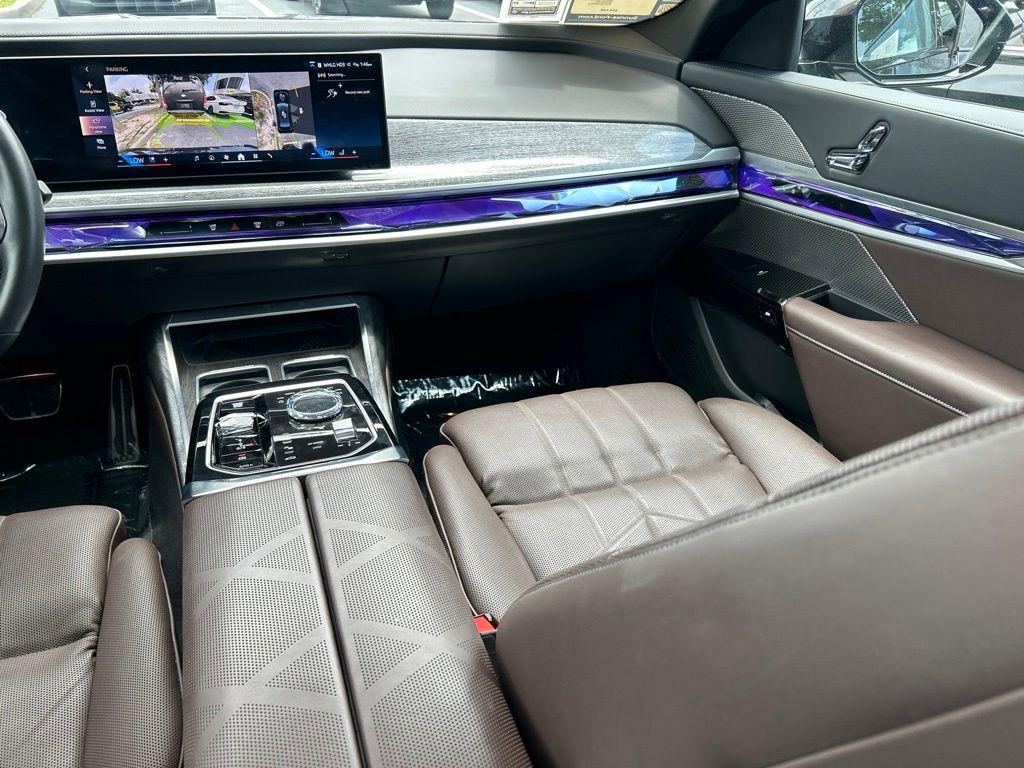 2025 BMW 740 I 缩略图 11