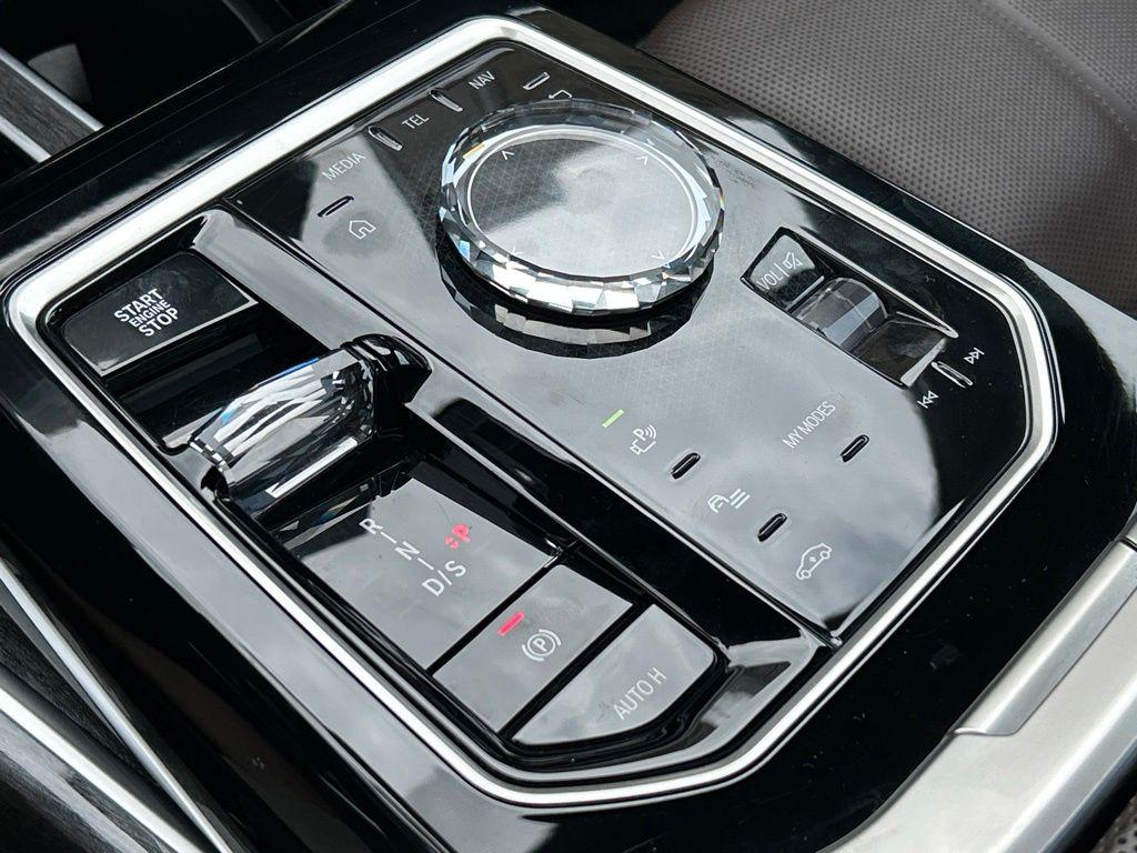 2025 BMW 740 I 缩略图 35