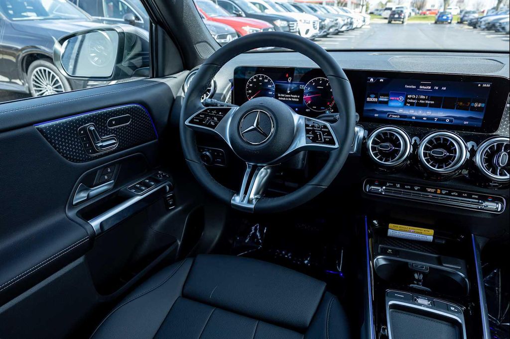 صورة 7 لـ 2026 Mercedes-BENZ GLB