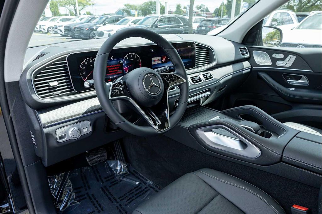 2026 Mercedes-BENZ GLE — миниатюра 13