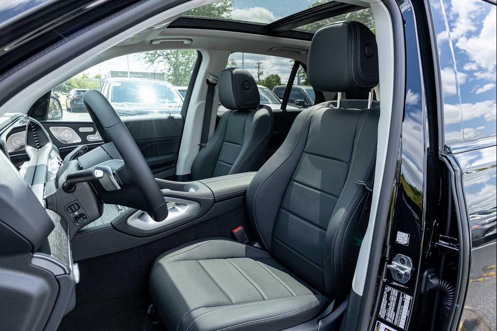 2026 Mercedes-BENZ GLE — миниатюра 26