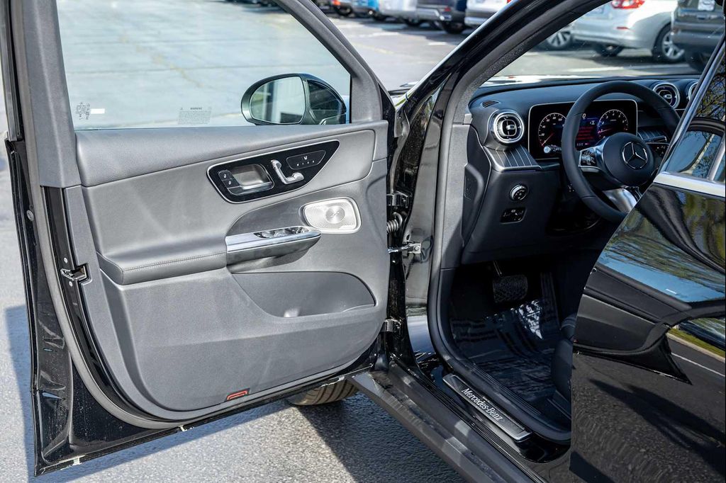 صورة 9 لـ 2026 Mercedes-BENZ GLC