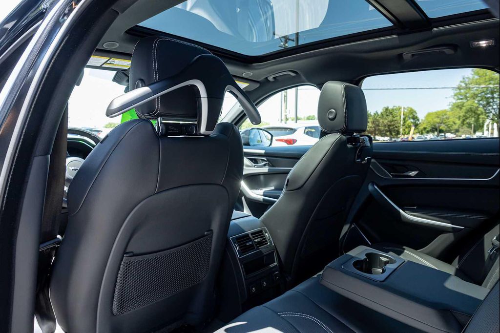 صورة مصغرة 29 لـ 2026 Jaguar F-PACE R-DYNAMIC S P250 AWD AUTOMATIC