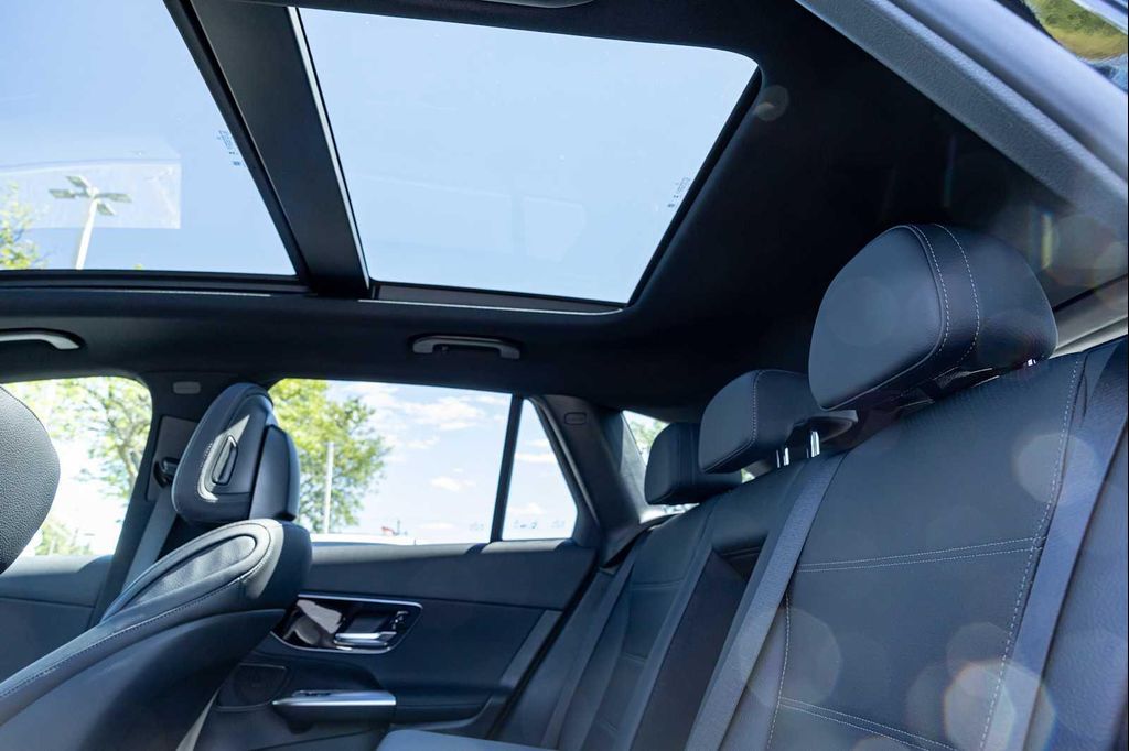 2026 Mercedes-BENZ GLC thumbnail 29