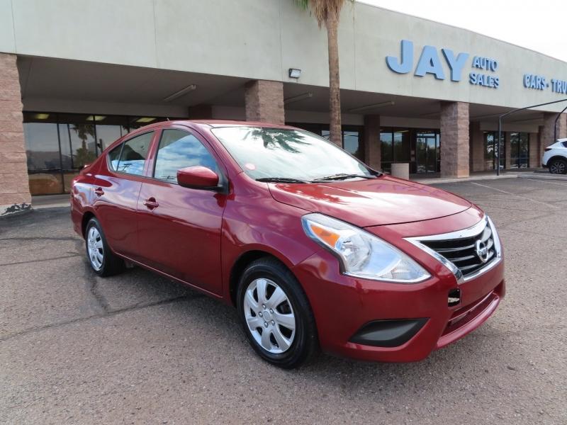 2016 nissan versa red