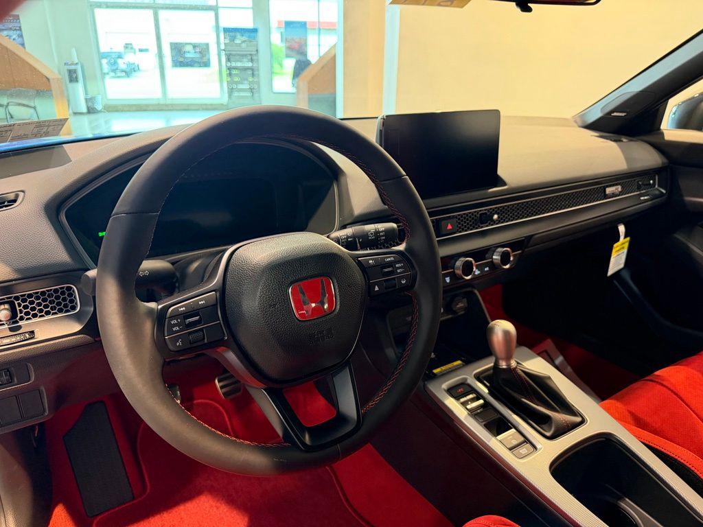 2026 Honda CIVIC TYPE R photo 4