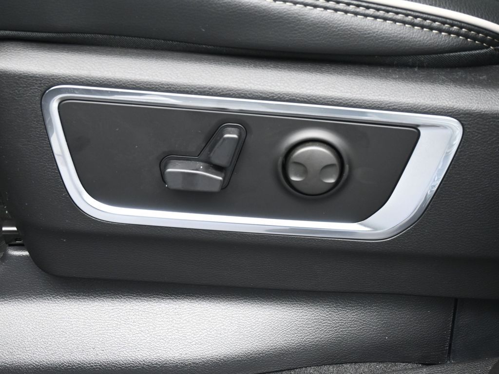2026 RAM 1500 LARAMIE thumbnail 12