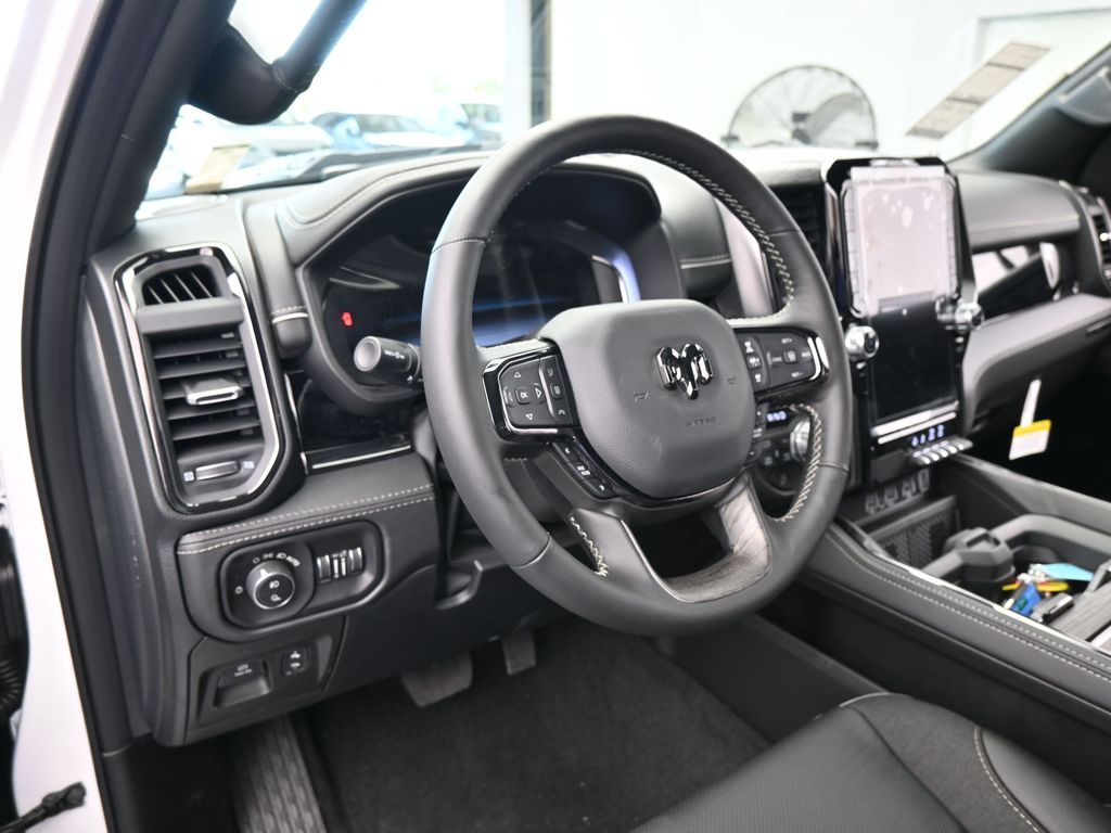 صورة 10 لـ 2026 RAM 1500 LIMITED