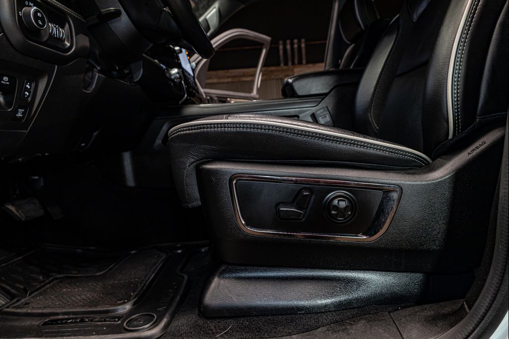 صورة مصغرة 21 لـ 2025 RAM 1500 LIMITED