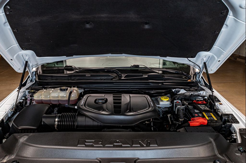 صورة مصغرة 30 لـ 2025 RAM 1500 LIMITED