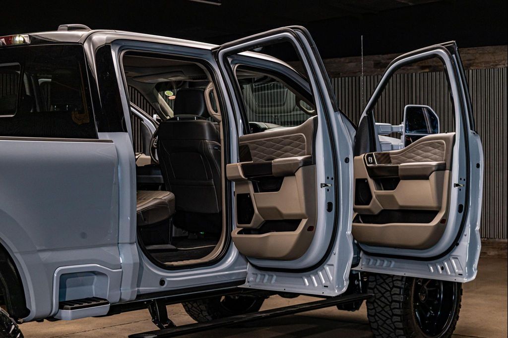 صورة مصغرة 33 لـ 2026 FORD F-250 PLATINUM