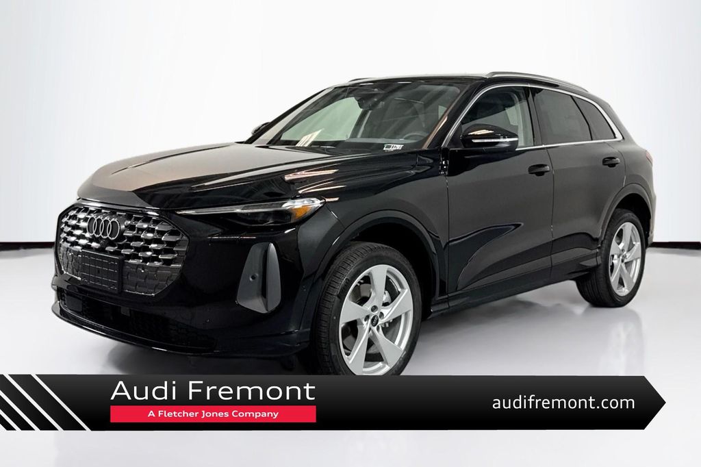 New 2025 Audi Q5 Premium Plus TFSI quattro S tronic