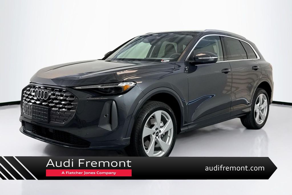 New 2025 Audi Q5 Premium Plus TFSI quattro S tronic