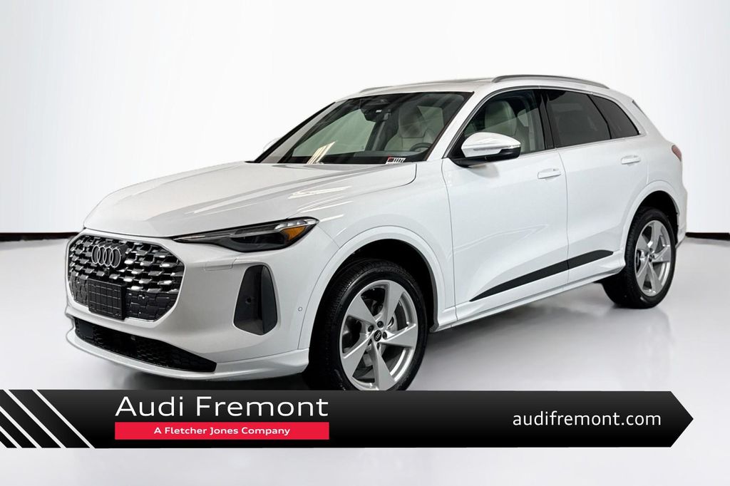 New 2025 Audi Q5 Premium Plus TFSI quattro S tronic