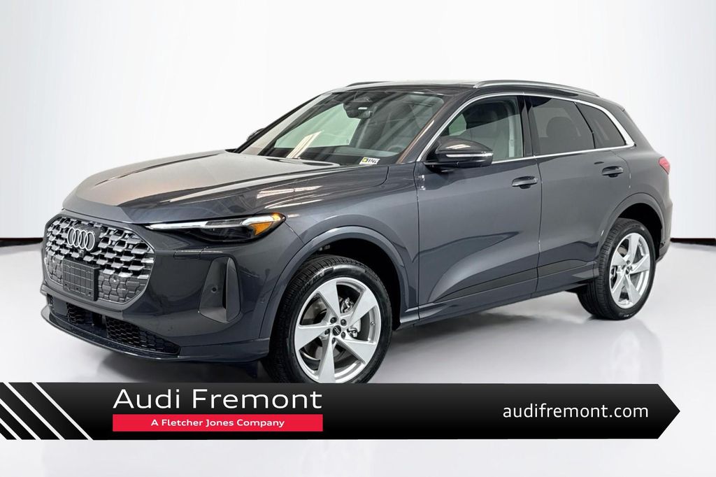 New 2025 Audi Q5 Premium Plus TFSI quattro S tronic