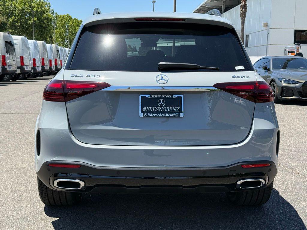 2026 Mercedes-BENZ GLE — миниатюра 17