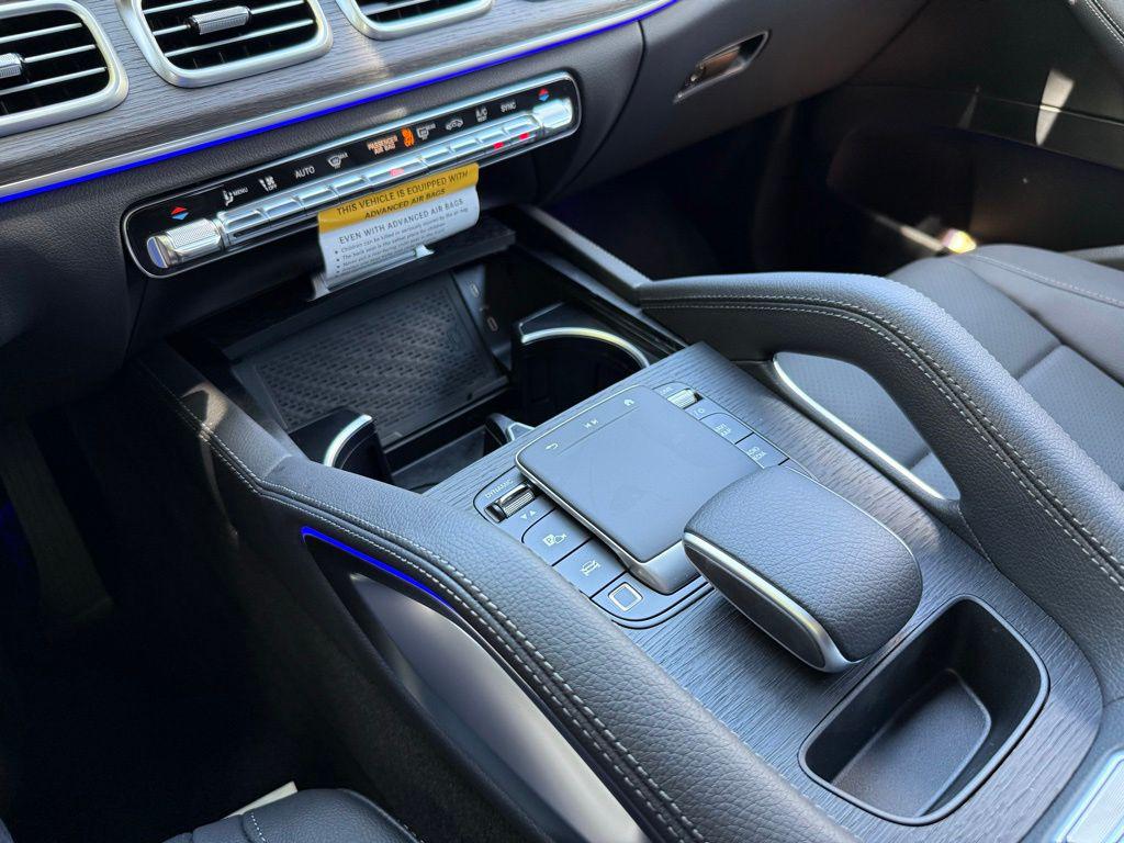 2026 Mercedes-BENZ GLE — миниатюра 23
