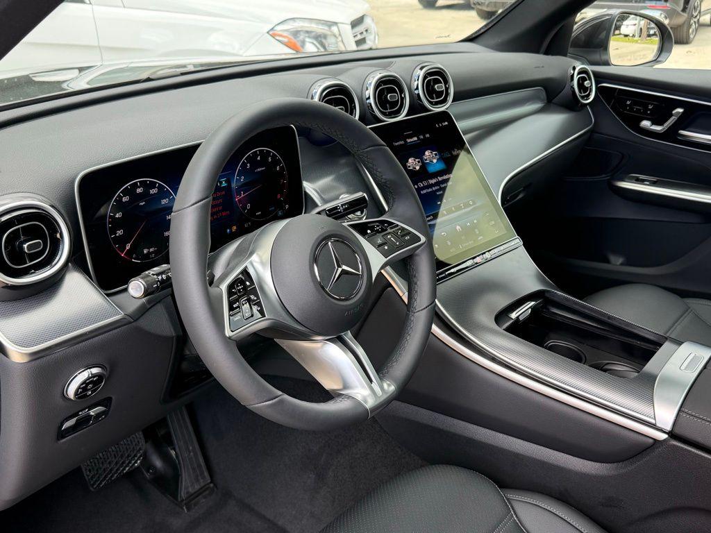 2026 Mercedes-BENZ GLC — миниатюра 20