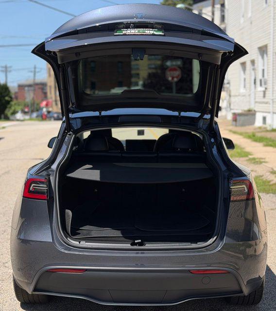 2023 Tesla MODEL Y LONG RANGE DUAL MOTOR ALL-WHEEL DRIVE photo 7