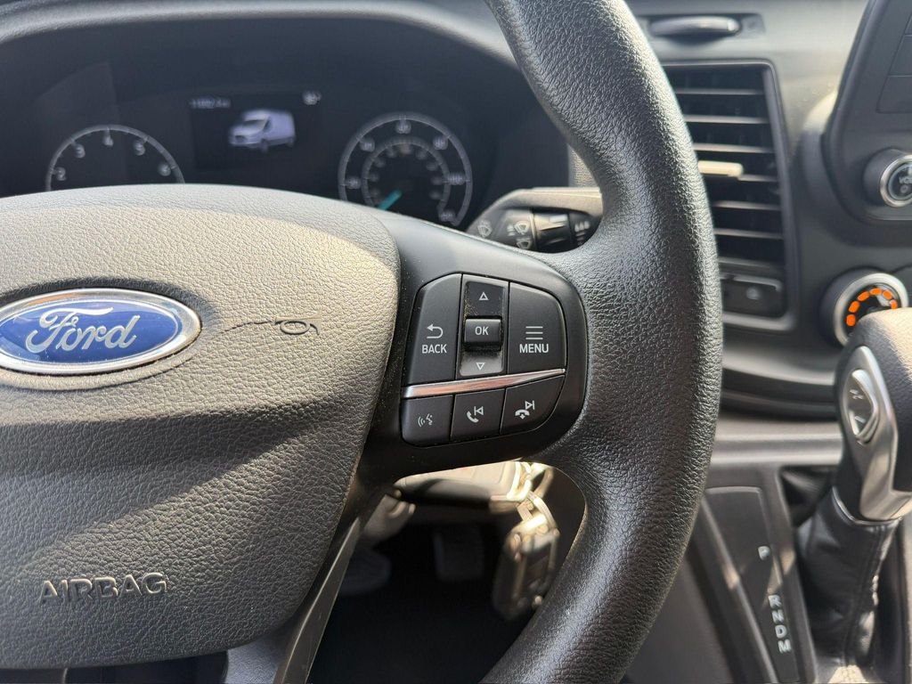 صورة مصغرة 39 لـ 2025 FORD TRANSIT-250 BASE