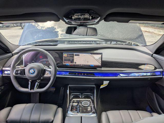 صورة 9 لـ 2026 BMW 750E I XDRIVE
