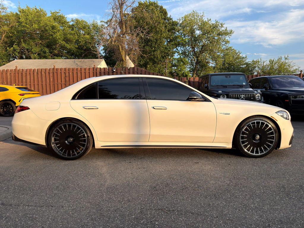 2024 Mercedes-BENZ AMG S 63 E 4MATIC 照片 9