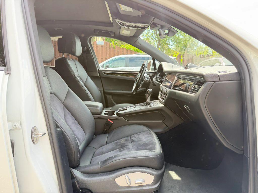 2020 Porsche MACAN MACAN SPORT EDITION — миниатюра 28