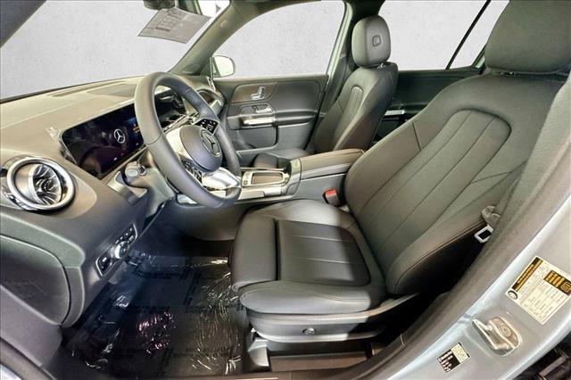2026 Mercedes-BENZ GLB — миниатюра 18