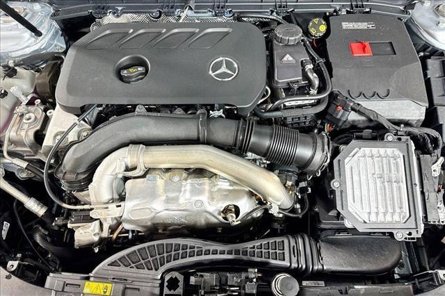 2026 Mercedes-BENZ GLB — миниатюра 28