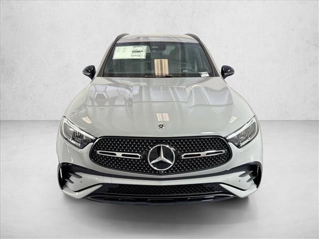 2026 Mercedes-BENZ GLC photo 2
