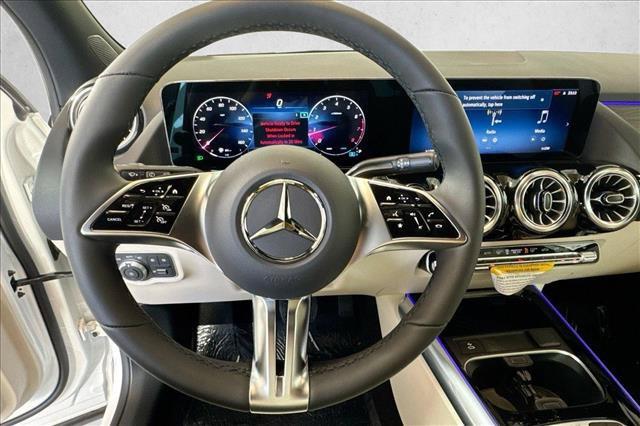 2026 Mercedes-BENZ GLA — миниатюра 11