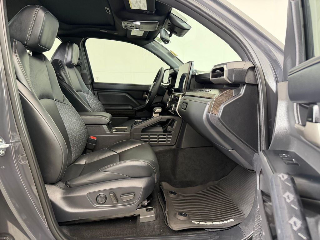 صورة مصغرة 25 لـ 2025 Toyota TACOMA LIMITED