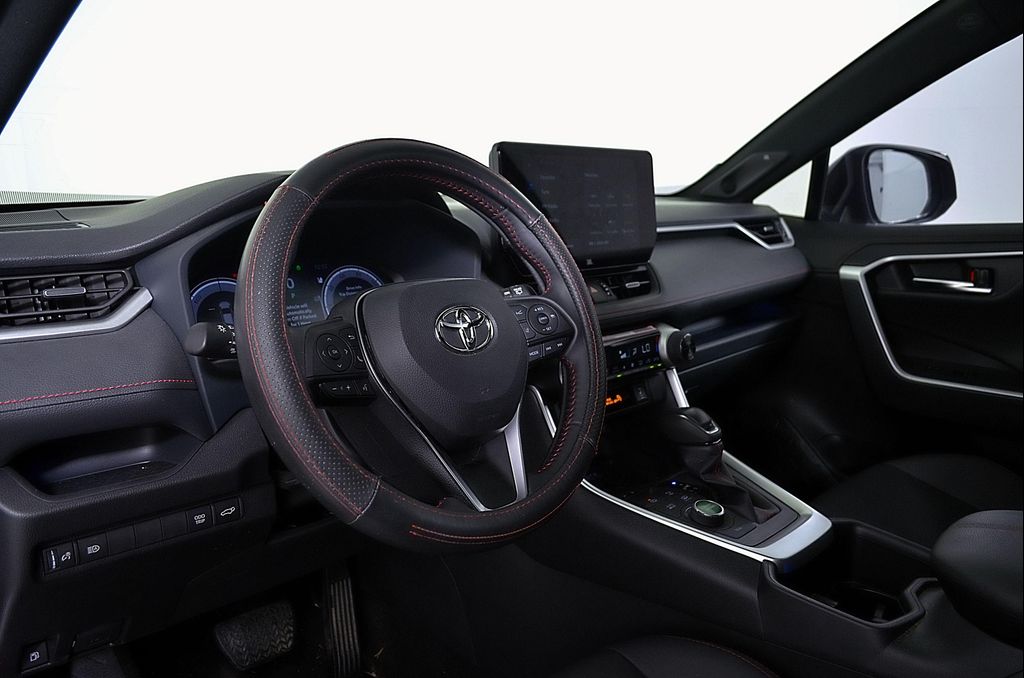 2024 Toyota RAV4 PRIME XSE thumbnail 24