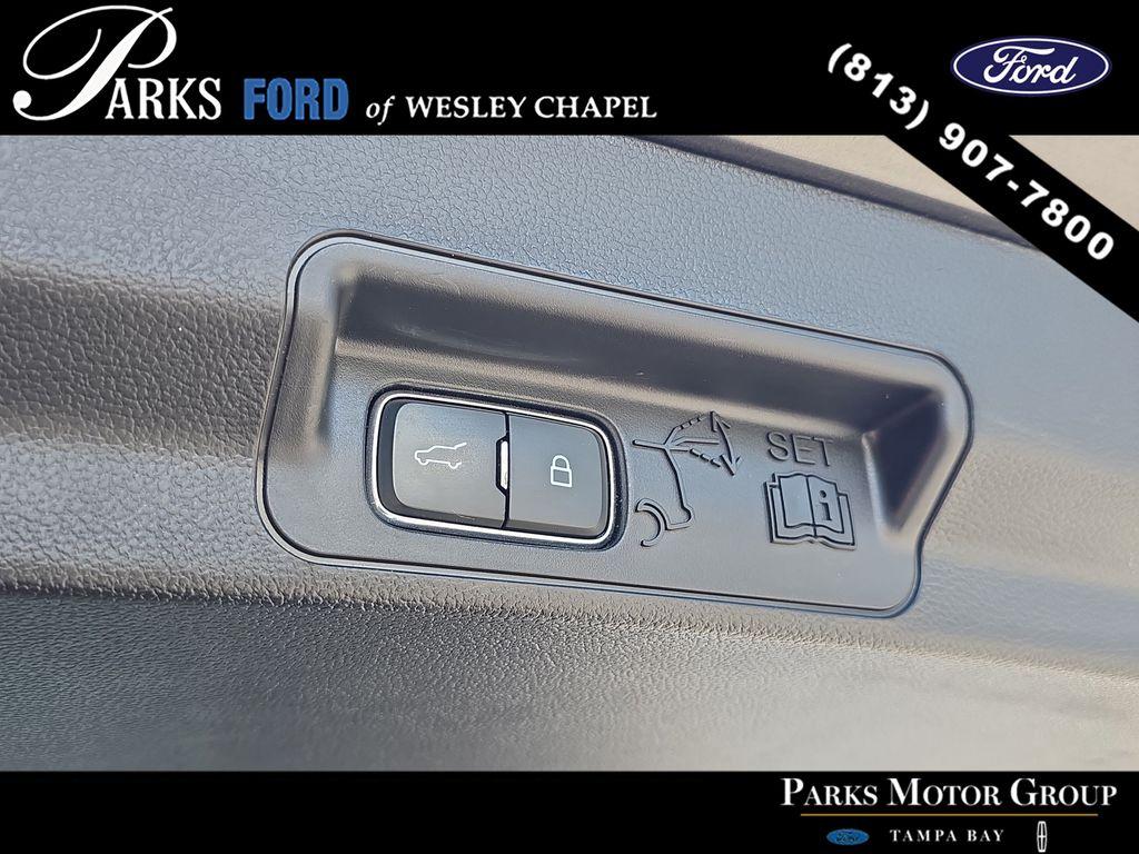 صورة 9 لـ 2023 FORD EXPLORER ST