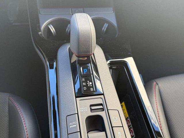 2026 Toyota PRIUS PLUG-IN HYBRID SE — миниатюра 18
