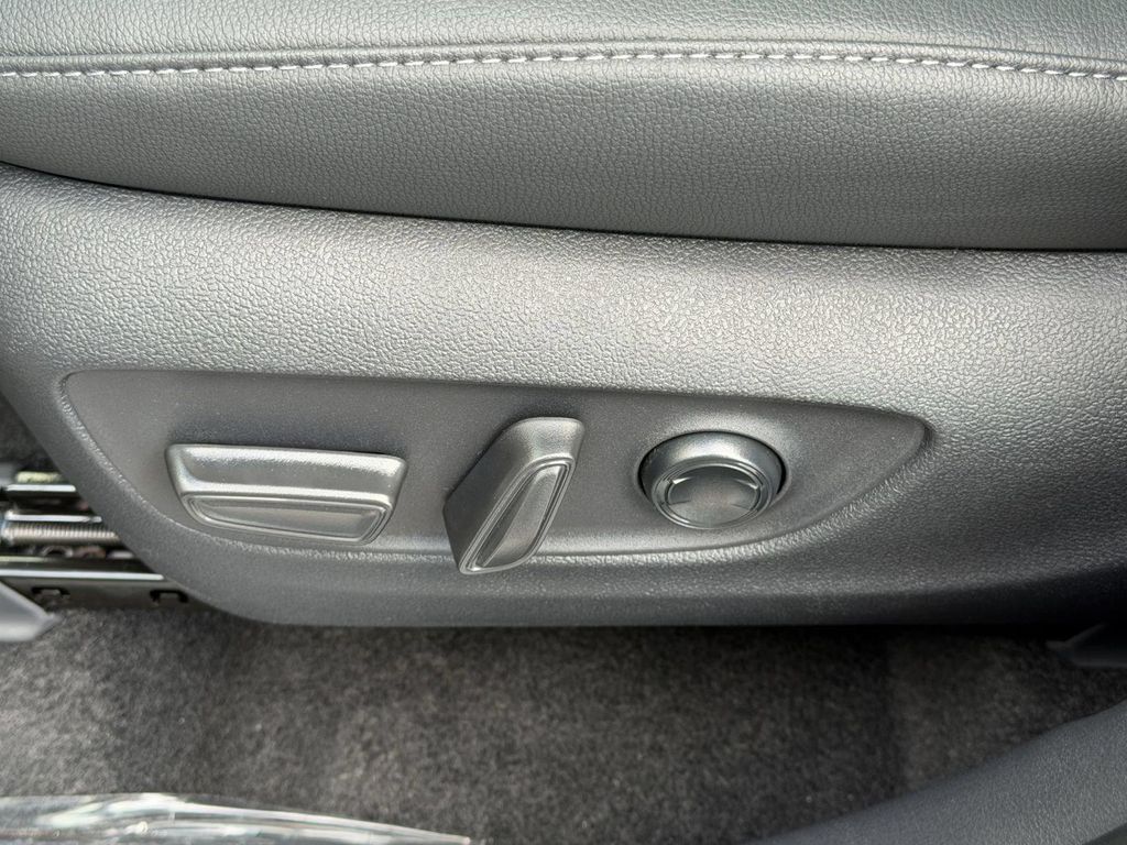 2026 Toyota HIGHLANDER HYBRID BASE — фото 16