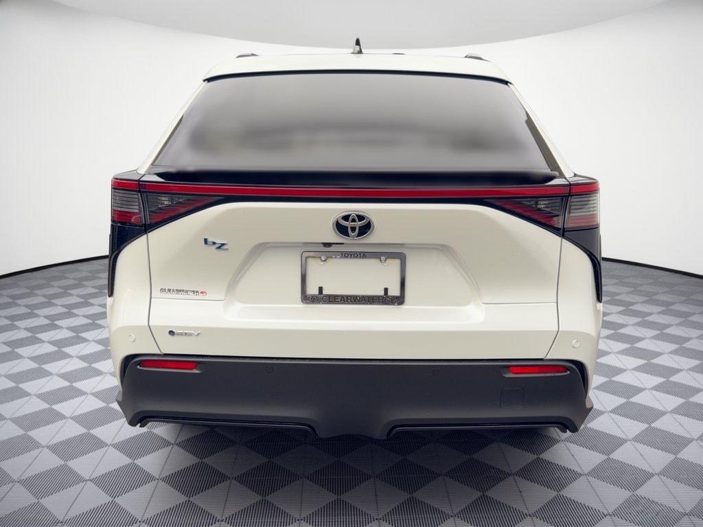 2027 Toyota BZ XLE PLUS thumbnail 11