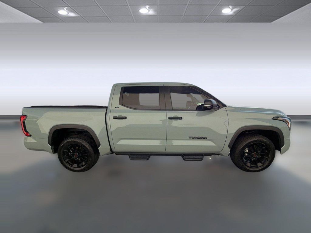 صورة 8 لـ 2024 Toyota TUNDRA SR5