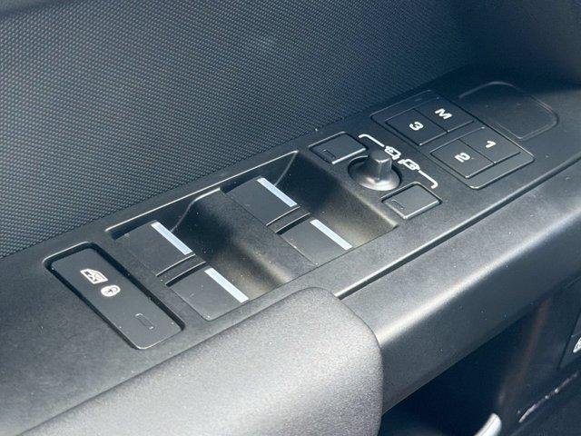 2025 LAND Rover DEFENDER 130 P300 S — миниатюра 13