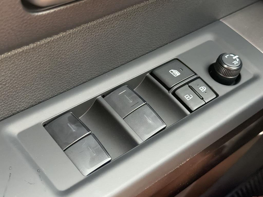2026 Toyota TUNDRA SR5 — фото 15