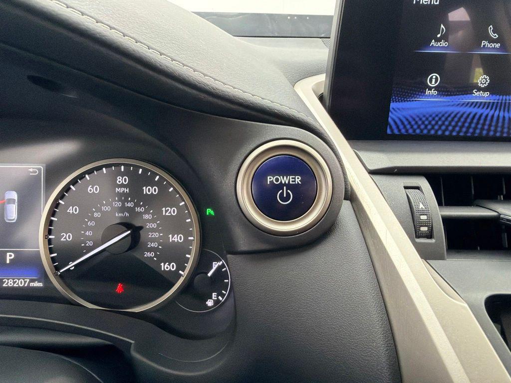 صورة مصغرة 20 لـ 2021 Lexus NX 300H BASE