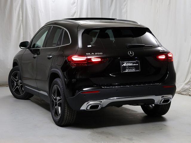 MERCEDES-BENZ GLA - 9