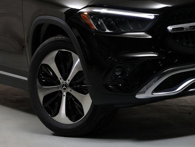 MERCEDES-BENZ GLA - 3